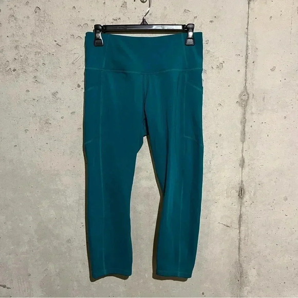All in Motion Capri Leggings Yoga Pants Womens Green Medium - Picture 1 of 12